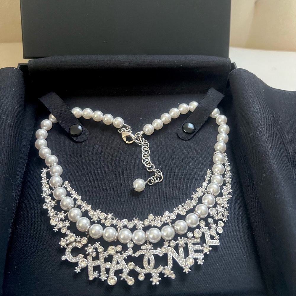 Collector💎✨Chanel Pearl with Crystals and Cc Necklace - Picture 4 of 10